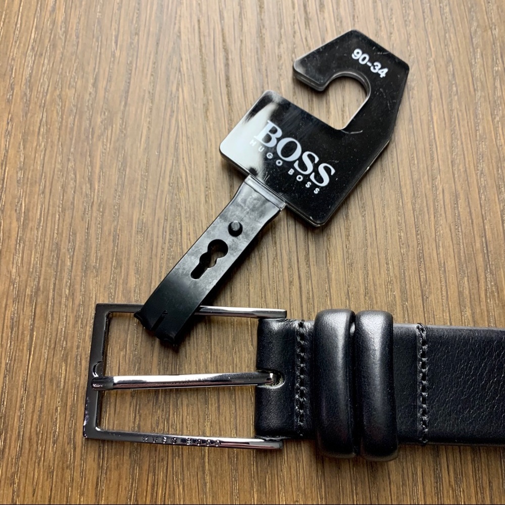 Hugo Boss black leather dress belt